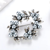 Fashion Elegant Imitation Pearl Graceful Brooches for Girls Stylish Classic Pins Jewelry for Women Ladies Accessories Hot Sale