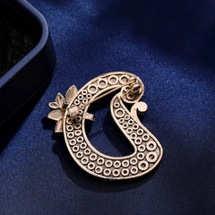Fashion Sweet Letter Trendy Brooches for Girls Stylish Glamorous Charms Glitter Flower Pins Jewelry for Women Ladies Accessories