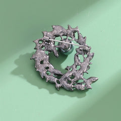 Fashion Vintage Imitation Pearl Retro Glitter Brooches for Girls Elegant Glamorous Pins Jewelry for Women Ladies Accessories