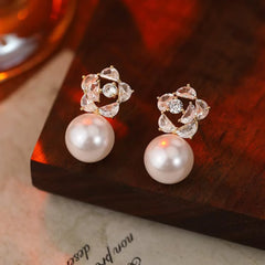 Women New Design Butter Bow Imitation Pearl Small Earring Fashion Elegant Graceful High Quality Jewelry Accessories for Ladies