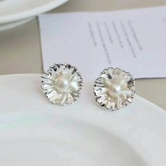 Simple Flower Luxury Trendy Stylish Stud Earrings for Girls Alphabet Art Deco Jewellry for Women Ladies Accessories Wholesale