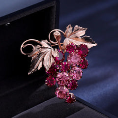 Fashion Fruits Grapes Glitter Rhinestone Brooches for Girls Sparking Trendy Pins Jewelry for Women Ladies Accessories Hot Sale