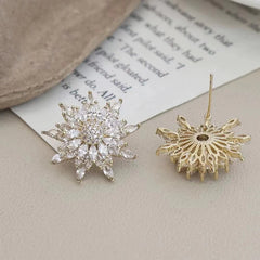 Fashion Glamorous Charms Flower Stud Earrings for Girls Elegant Tendy Stylish Glitter Jewelry for Women Ladies Accessories Chic