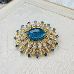 Fashion Luxury Glitter Sparkle Rhinestone Crystal Brooches for Girls Elegant Dainty Bold Jewelry for Women Ladies Accessories