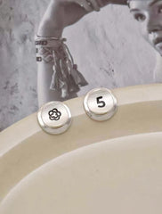 Ladies Letter Print Flower Shape Small Mini Stud Earring Fashion Elegant Simple High Quality Bulk Jewelry Accessories for Causal