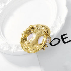 Fashion Vintage Luxury Imitation Pearl Retro Brooches for Girls Elegant Pins Jewelry for Women Ladies Accessories Wholesale