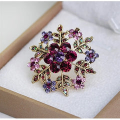 Fashion Glitter Rhinestone Elegant Sweet Brooches for Girls Stylish Pins Jewelry for Women Ladies Accessories New Design Chic