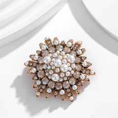 Fashion Imitation Pearl Luxury Brooches for Girls Sweet Elegant Graceful Pins Jewelry for Women Ladies Accessories New Design
