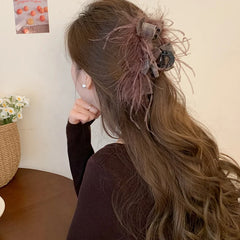 Fashion Trendy Luxury Feather Hair Claw Clips for Girls Elegant Luxurious Bowknot Claws for Women Ladies Hair Accessories Chic