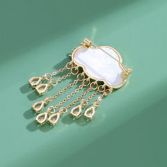 Fashion Chinese Style Cloud Vintage Retro Tassel Brooches for Girls Glitter Elegant Pins Jewelry for Women Ladies Accessories