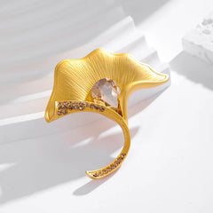 Fashion Mental Alloy Gingko Brooches for Girls Simple Minimalistic Rhinestone Pins Jewelry for Women Ladies Accessories Hot Sale