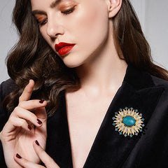 Fashion Luxury Glitter Sparkle Rhinestone Crystal Brooches for Girls Elegant Dainty Bold Jewelry for Women Ladies Accessories