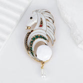 Fashion Animals Horses Sweet Trendy Brooches for Girls Elegant New Year Pins Jewelry for Women Ladies Accessories Wholesale