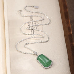 Fashion Vintage Chinese Style Jade Luxury Pendant Necklaces for Girls Elegant Jewelry for Women Ladies Wholesale Bulk Low MOQ