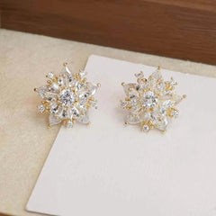 Sweet Snowflake Elegant Fashion Stud Earrings for Girls Fashion Trendy Stylish Jewellry for Women Ladies Accessories Wholesale