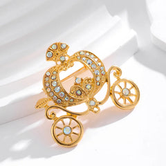 Sweet Princess Pumpkin Cart Glitter Sparking Brooches for Girls Sweet Elegant Stylish Pins Jewelry for Women Ladies Accessories