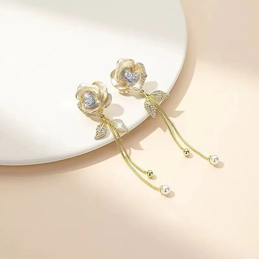 Women Flower Shape Imitation Pearl Hot Sale Drop Earring Fashion Graceful Elegant Bulk Jewelry Accessories for Female Causal Use