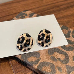 Fashion Butterfly Amber Sweet Elegant Stud Earrings for Girls Trendy Chic Glamorous Jewelry for Women Ladies Accessories