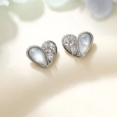 Fashion Simple Heart Shaped Stud Earrings for Girls Minimalistic Glamorous Art Deco Jewelry for Women Ladies Accessories Chic