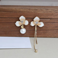 Fashion Sweet Imitation Pearl Glitter Flowers Stud Earrings for Girls Elegant Glitter Jewelry for Women Ladies Accessories Chic