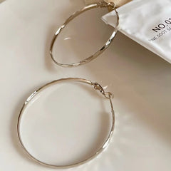 Fashion Simple Classic Minimalistic Hoop Earrings for Girls Sweet Trendy Jewelry for Women Ladies Accessories Chinese Supplier