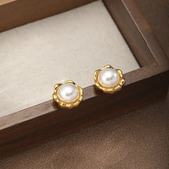 Fashion Simple Minimalistic Pearl Stud Earrings for Girls 18K Gold Plated Jewelry for Women Ladies Wholesale China Factory