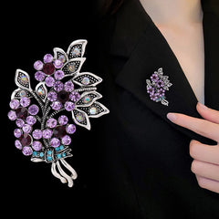Fashion Glitter Rhinestone Elegant Brooches for Girls Stylish Trendy Luxury Pins Jewelry for Women Ladies Accessories Hot Sale