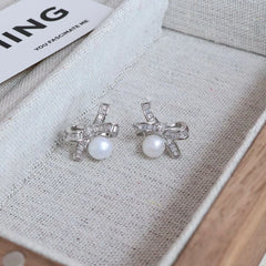 Women Imitation Pearl Minimalistic Flower Bow Shape Small Stud Earring Fashion Elegant Graceful Bulk Causal Jewelry Accessories