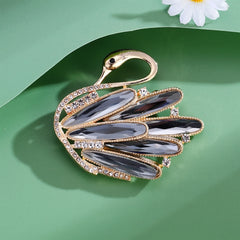 Fashion Swan Glitter Animals Elegant Brooches for Girls Glamorous Charms Trendy Pins Jewelry for Women Ladies Accessories