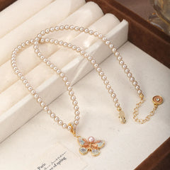 Fashion Copper Butterfly Glass Pearl Pendent Necklaces for Girls Elegant Jewelry for Women Ladies Wholesale China Factory