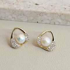 Elegant Simple Minimalistic Fashion Imitation Pearl Stud Earrings for Girls Sweet Art Deco Jewelry for Women Ladies Accessories
