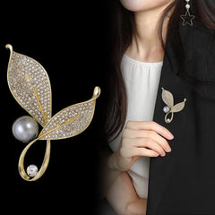 Fashion Glitter Rhinestone Sparking Imitation Pearl Brooches for Girls Elegant Sweet Pins Jewelry for Women Ladies Accessories