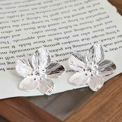 Girly Aesthetic Hot Sale Flower Shape Medium Stud Earring Fashion Dainty Charms Elegant Lightweight Bulk Jewelry Accessories