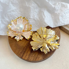 Fashion Pearl Flower Elegant Simple Vintage Brooches for Girls Sweet Jewelry for Women Ladies Wholesale China Manufacturer