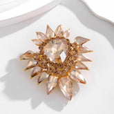 Fashion Glitter Rhinestone Sparking Brooches for Girls Sweet Elegant Charms Pins Jewelry for Women Ladies Accessories Hot Sale