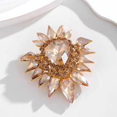 Fashion Glitter Rhinestone Sparking Brooches for Girls Sweet Elegant Charms Pins Jewelry for Women Ladies Accessories Hot Sale
