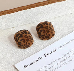 Fashion Leopard Print Heart Shaped Stud Earrings for Girls Simple Classic Dainty Jewelry for Women Ladies Accessories Wholesale