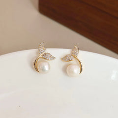 Sweet Designer Art Deco Stud Earrings for Girls Imitation Pearl Elegant Luxury Jewelry for Women Ladies Accessories Wholesale