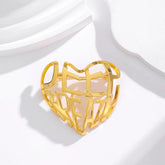 Fashion Simple Heart Shaped Sweet Brooches for Girls Cute Minimalistic Pins Jewelry for Women Ladies Accessories New Design