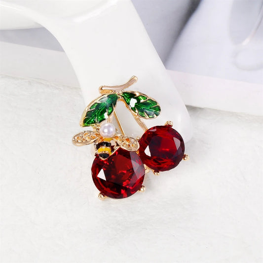 Fashion Glitter Cherry Sweet Fruits Brooches for Girls Elegant Glamorous Pins Jewelry for Women Ladies Accessories Wholesale
