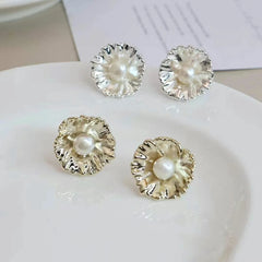 Simple Flower Luxury Trendy Stylish Stud Earrings for Girls Alphabet Art Deco Jewellry for Women Ladies Accessories Wholesale