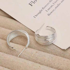 Fashion Simple Minimalistic Classic Trendy Hoop Earrings for Girls Elegant Art Deco Jewelry for Women Ladies Accessories Chic
