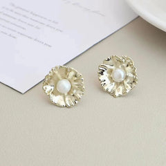 Elegant Simple Minimalistic Fashion Imitation Pearl Stud Earrings for Girls Sweet Art Deco Jewelry for Women Ladies Accessories