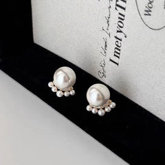 Fashion Refined Glamorous Dainty Art Deco Stud Earrings for Girls Elegant Sweet Imitation Pearl Jewelry for Women Ladies Chic