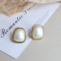 Fashion Luxury Elegant Dinty Imitation Pearl Stud Earrings for Girls Sweet Elegant Cherry Jewelry for Women Ladies Accessories