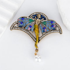 Fashion Luxury Butterfly Imitation Pearl Trendy Brooches for Girls Elegant Graceful Vintage Glitter Jewelry for Women Ladies