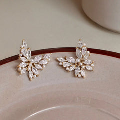 Luxury Fashion Butterfly Rhinestone Glitter Stud Earrings for Girls Animals Bear Dainty Jewelry for Women Ladies Accessories