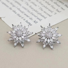 Fashion Glamorous Charms Flower Stud Earrings for Girls Elegant Tendy Stylish Glitter Jewelry for Women Ladies Accessories Chic