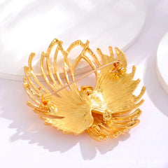 Fashion Simple Glitter Brooches for Girls Stylish Glamorous Charms Sweet Pins Jewelry for Women Ladies Accessories Wholesale