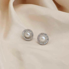 Classic Simple Minimalistic Imitation Pearl Sweet Stud Earrings for Girls Elegant Fashion Jewelry for Women Ladies Accessories